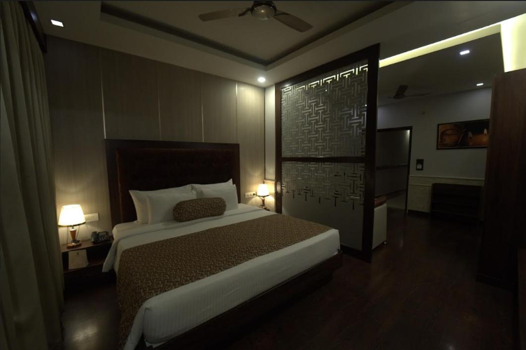 Hotel Jsr Continental Dehradun Exterior photo